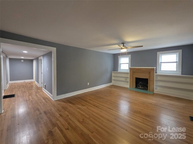 Photo - 222 W McCubbins St