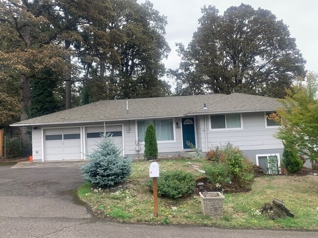 Building Photo - 4 Bedrooms, 2 Bathrooms, Daylight Ranch wi... Rental