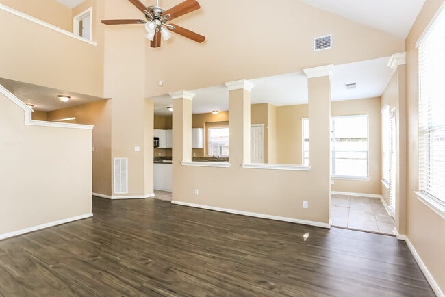 Photo - 19402 Pinewood Bluff Ln