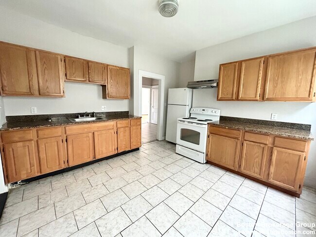 Building Photo - 7 Hesston Terrace Unit 1