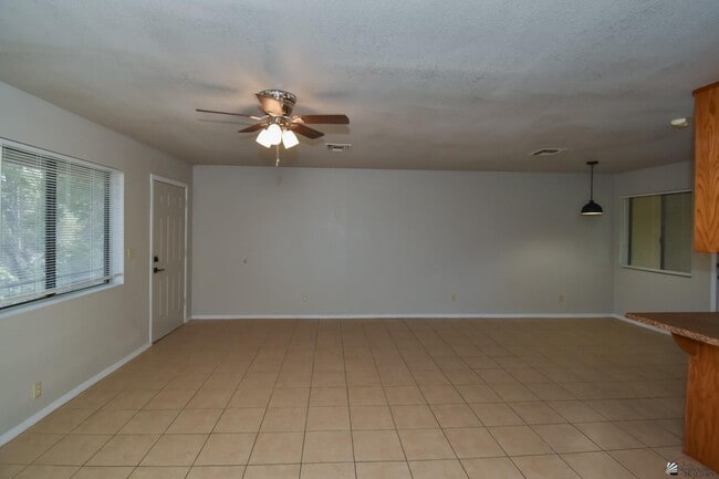 Photo - 1101 S Avenue C Unidad F