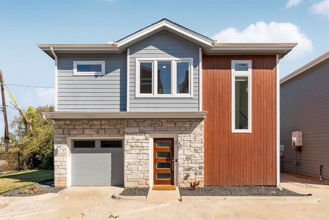 Building Photo - 1148 Webberville Rd Unit 6