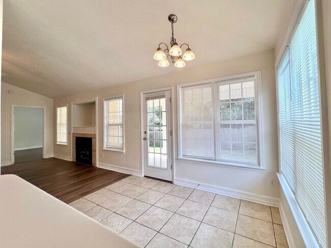2031 Sunny Dale Dr
