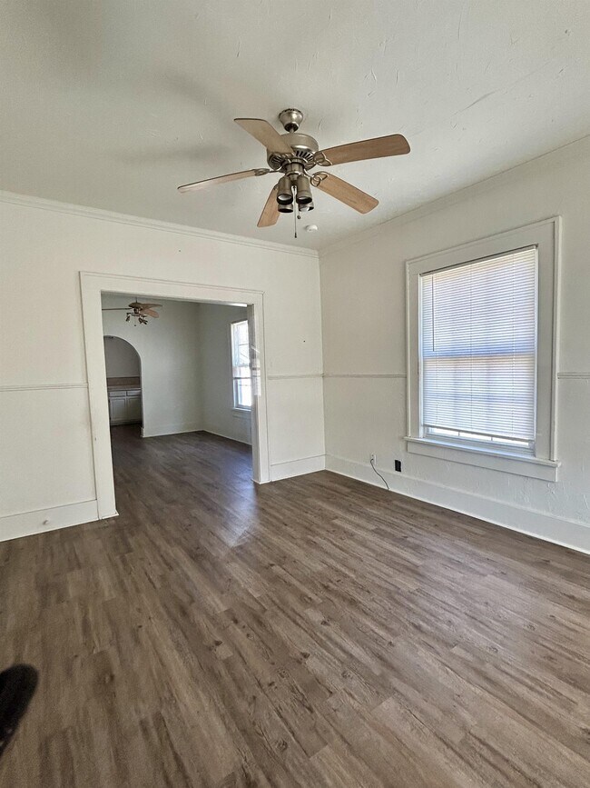 Photo - 2208 E Broadway St