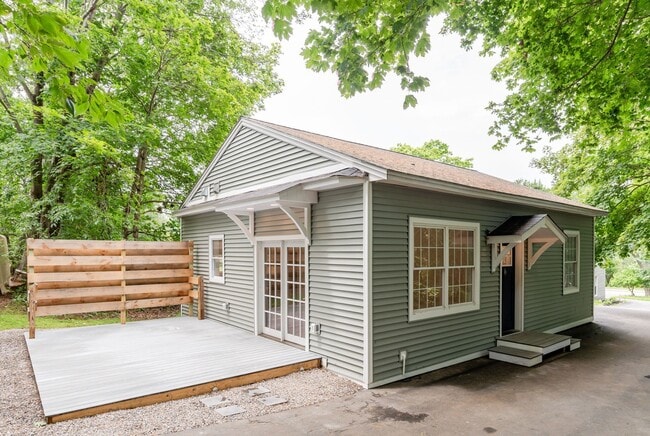 Building Photo - 732 Highland Ave Rental