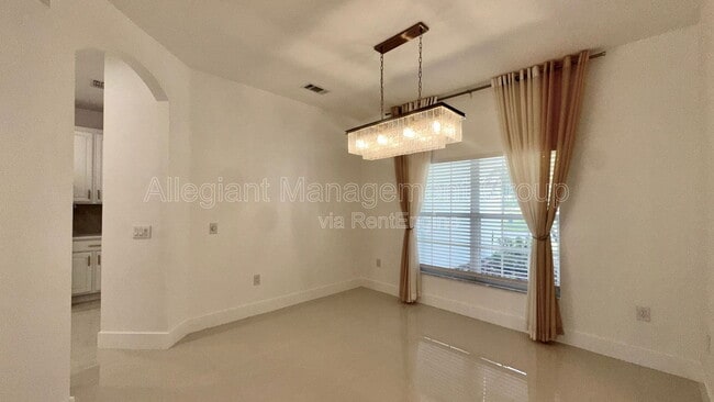 Photo - 759 Largo Pass