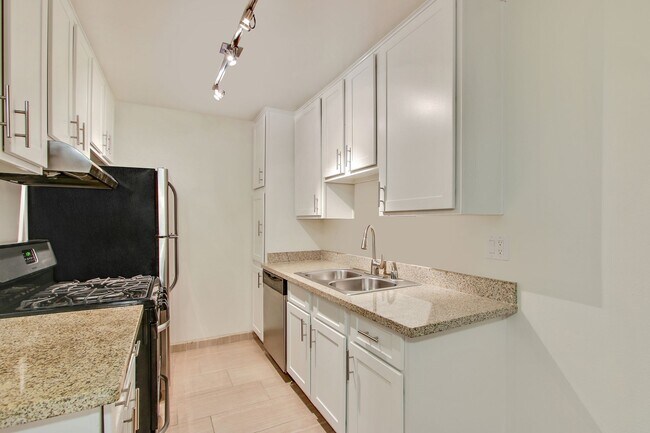 Tremont Apartments | 514 S Catalina St