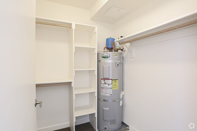 Walk-in Closet - Bridgeton Apartments