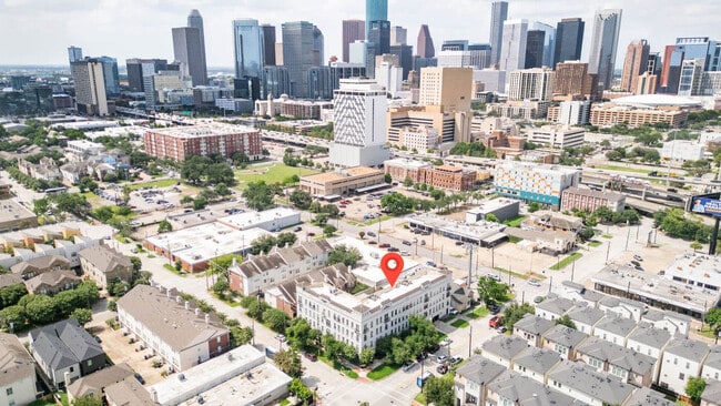 Photo - 2216 Chenevert St Unidad ID1256832P