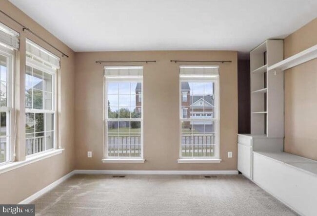 Photo - 320 Hopkins Dr