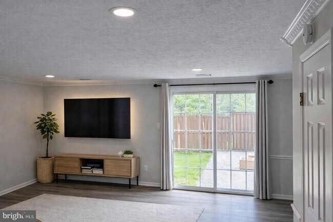 Photo - 4681 Whitely Ct