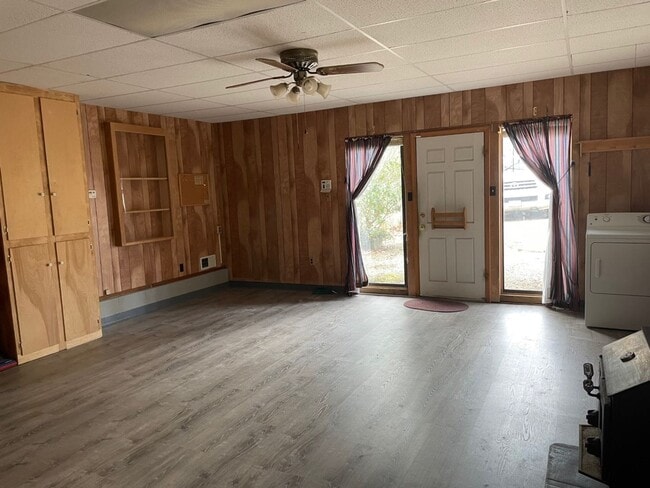 Photo - Lakeview Ranch Located in a Quiet Neighborhood