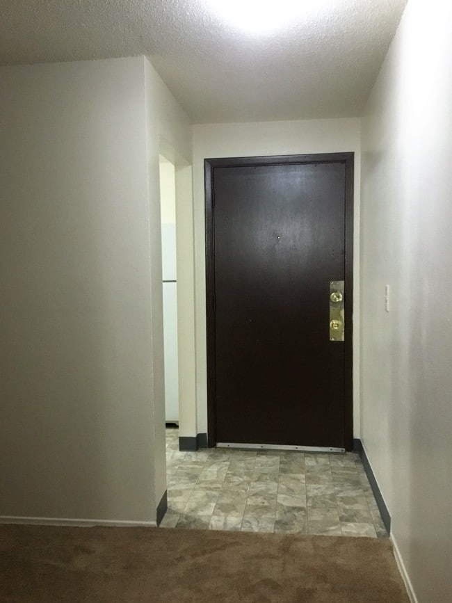 1HABITACIÓN: ENTRADA/PASILLO