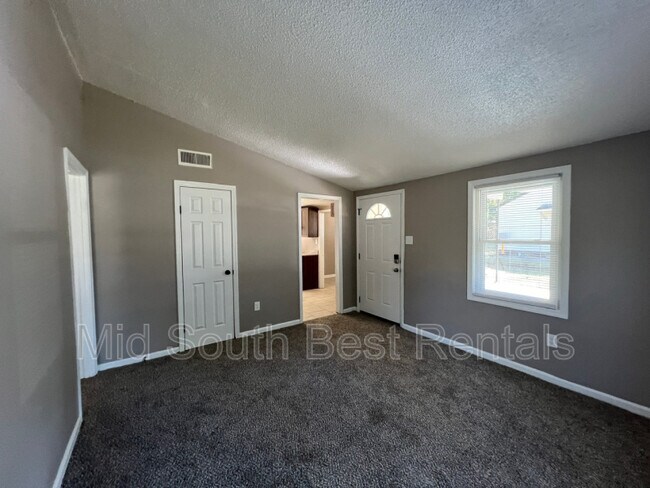 Photo - 3904 Ajanders Dr