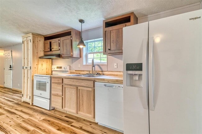 Photo - 3 Bedroom / 2 Bathroom Home in Russellville