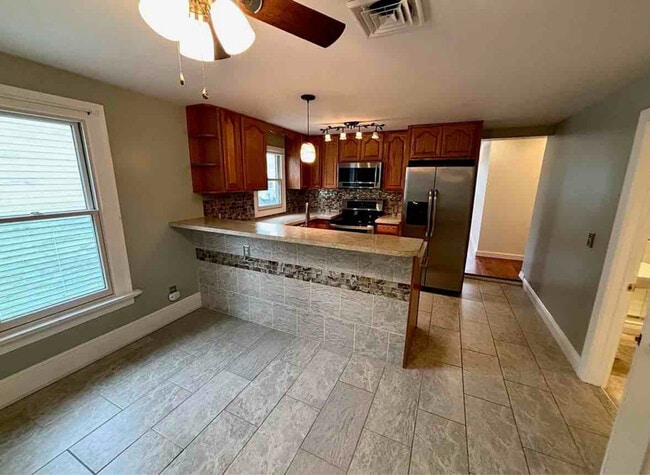 Photo - 107 N Main St Apartamento