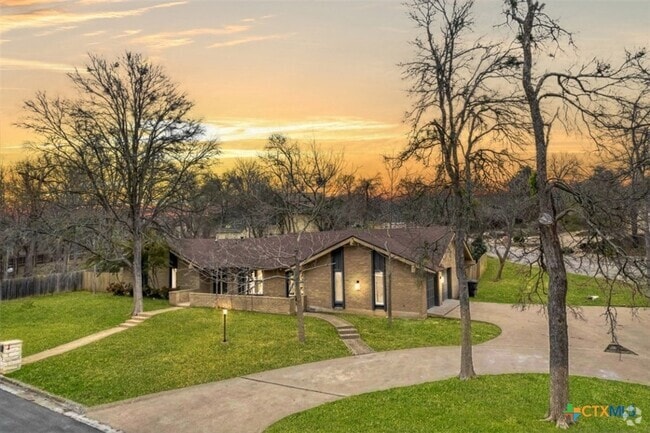 Building Photo - 2809 Pecan Valley Dr Rental