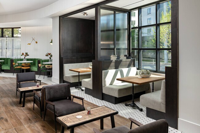 Resident Lounge Seating - Camden Gulch