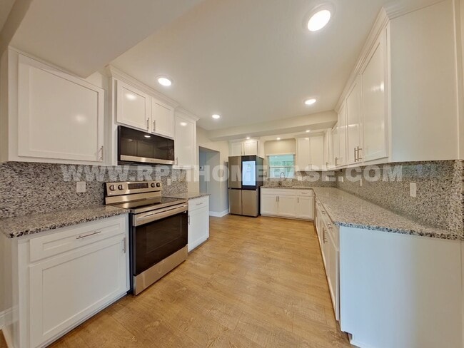 Photo - 147 Gillis Dr