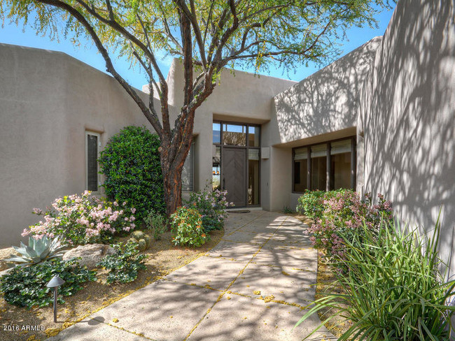 Building Photo - 10620 E Honey Mesquite Dr Rental