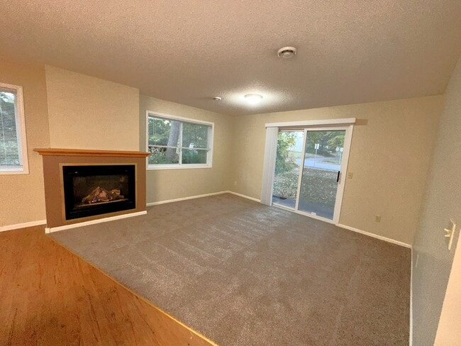 Building Photo - 535 6th St N Unit A