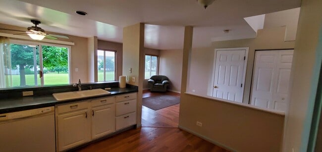 Photo - 1522 Meadowsedge Ln