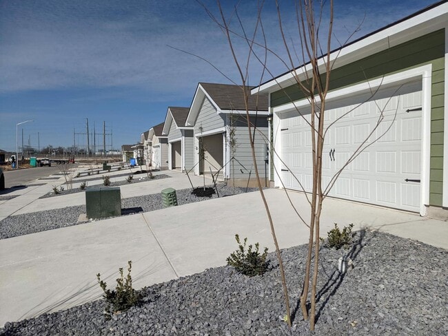 Photo - 3412-3414 Scott Circle