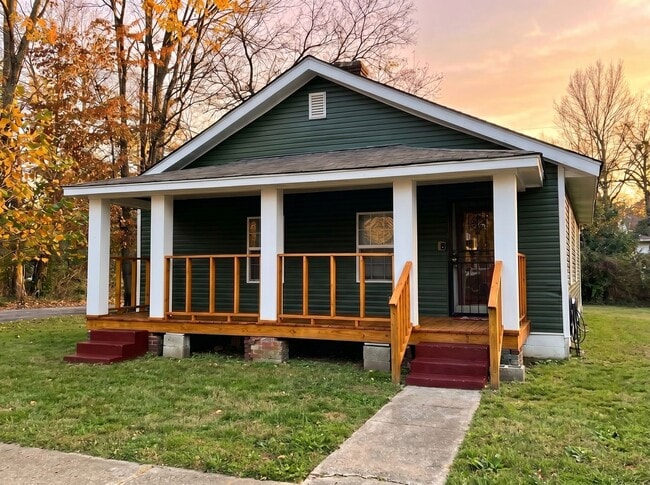 Building Photo - 1347 E Trigg Ave