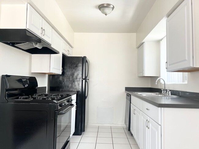 Photo - Bright 2 bed 1 bath in Pacific Beach Unidad 2208 1/2