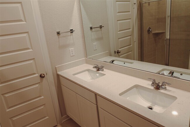 Photo - 8534 Blueberry Ash St