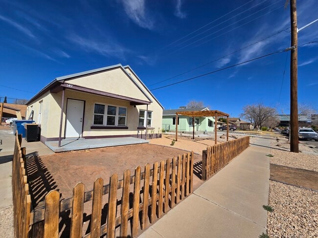 Building Photo - 549 E 500 S Rental