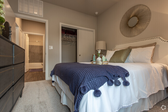 2 BR, 2 BA - 966 SF
