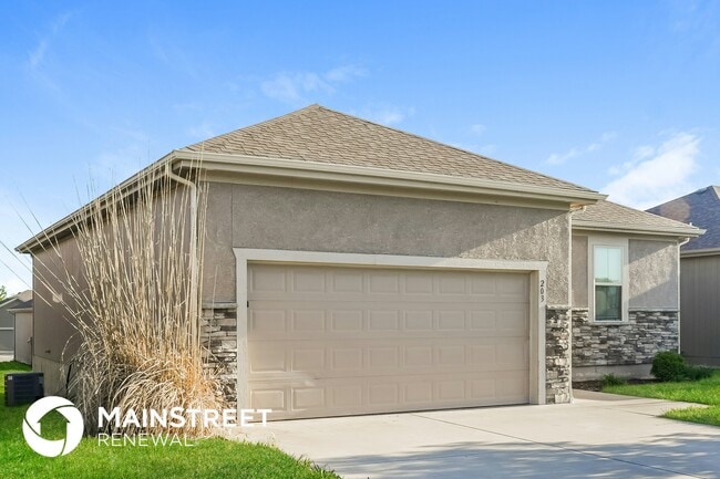 Photo - 203 NE Katie Ct