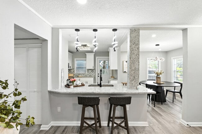 Photo - 2039 Dellwood Ave