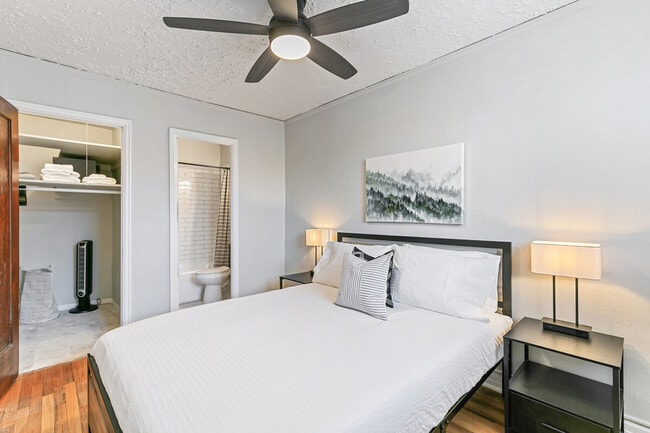 Photo - 1666 Detroit St Unit ID1026255P