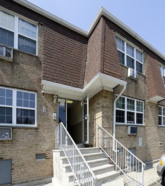 River Drive Village Apartments Garfield, NJ