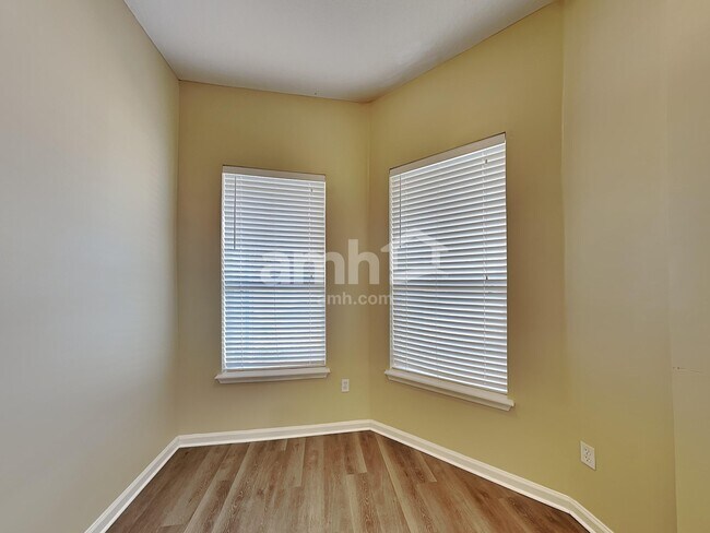 Photo - 7117 Rapid River Dr W