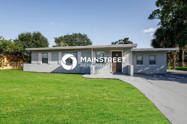 Building Photo - 4 Bedroom Pet-Friendly Home in Lauderhill, FL with Main Street Renewal