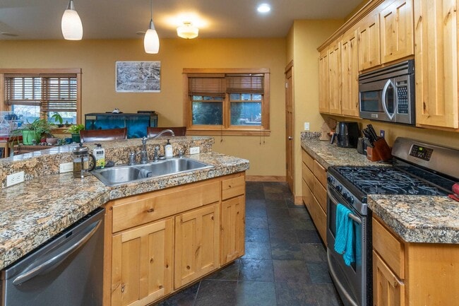 Photo - Large 4 bedroom westside home