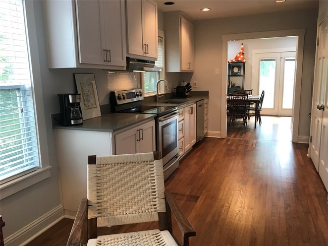 Photo - Hyde Park gem with Casita!!!