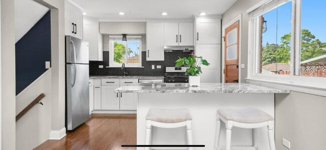 Building Photo - 56 W Granville Ave Rental