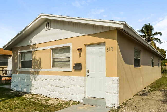 Photo - 513 SW 10th St