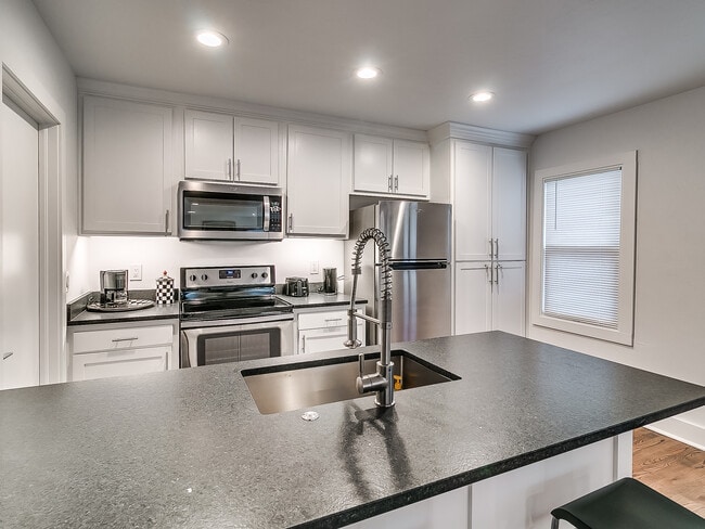Photo - 1704 NW 18th St