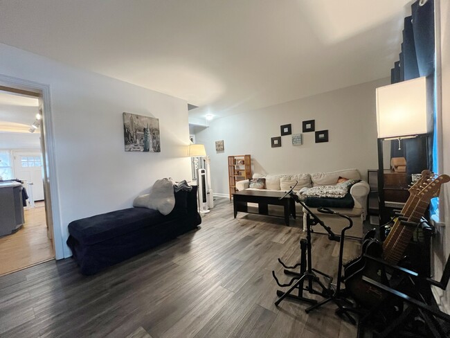 Photo - 2950 Des Plaines Ave Unit 2950