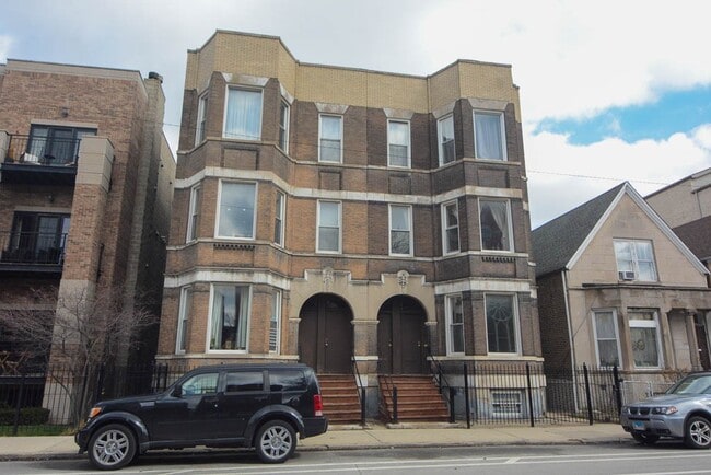 Building Photo - 2022 W Augusta Blvd Unit G09C