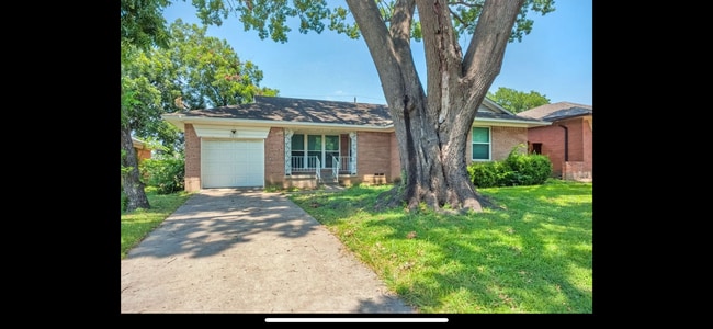 Building Photo - 2657 San Medina Ave Rental