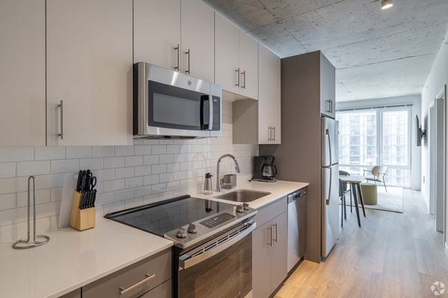 Photo - 521 50th Ave