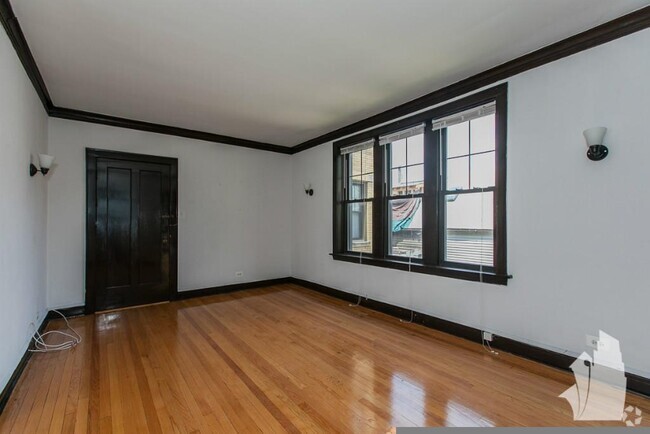 Building Photo - 3620 N Marshfield Ave Unit 3620-1B Rental