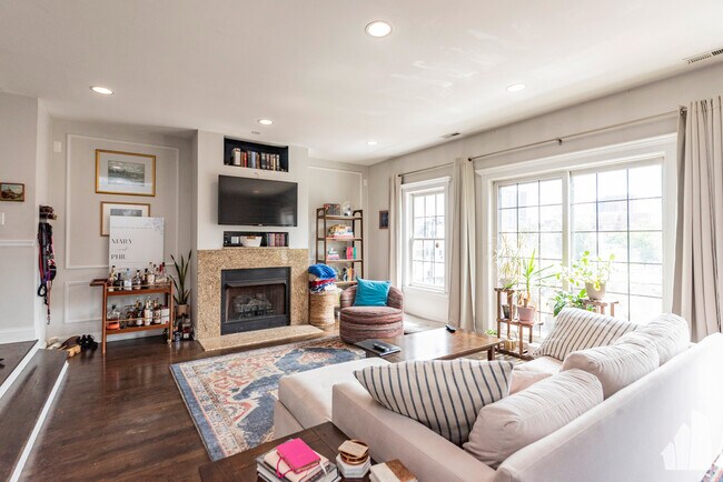 1402 W Grand Ave, Unit 3, Chicago, IL 60642 - 1400 W Grand Ave Condo Unit 3