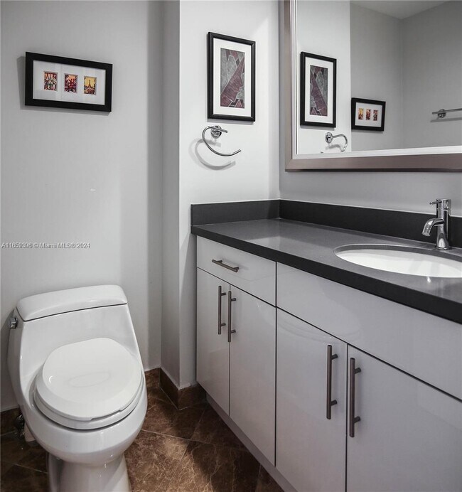 Photo - 888 Brickell Key Dr